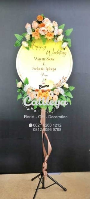 papan bunga akrilik happy wedding