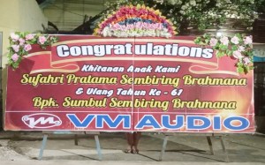 papan bunga banner congratulations