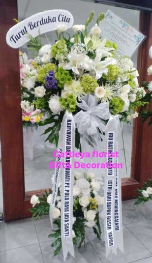 standing flower dukacita bunga segar